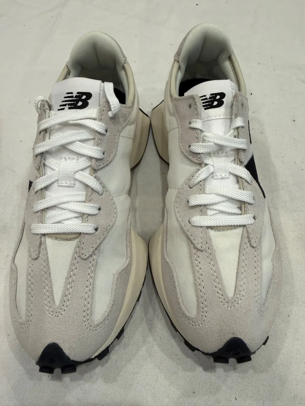 New Balance WS327FE Lifestyle Unisex Sneaker Color White/ Grey